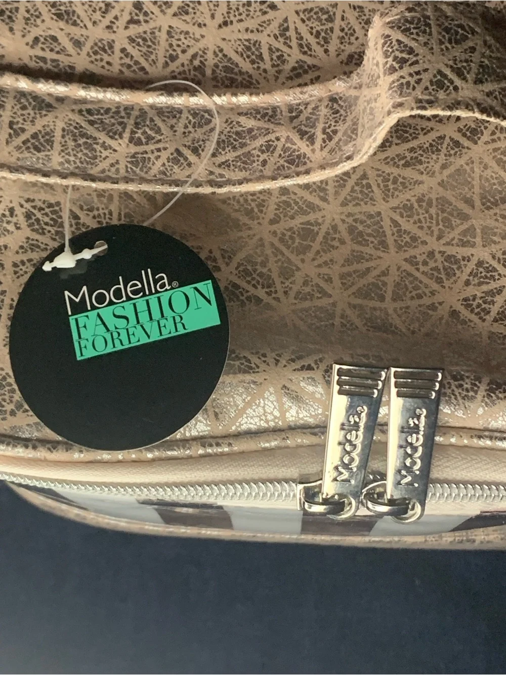 Modella Fashion Fashion Forward 2 pc Train Case Set.